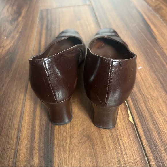 Thomas Wallace Vintage Leather Pumps – Low Heel | Size 6.5 B - Picture 7 of 11